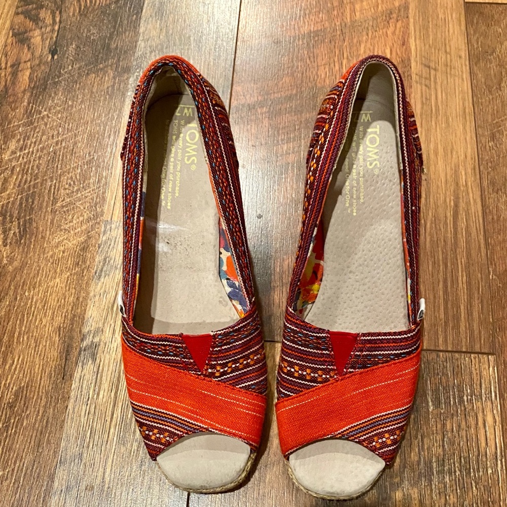 TOMS Lena Peep Toe Espadrille Wedges - Picture 2 of 10